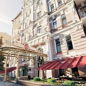 Opera Hotel